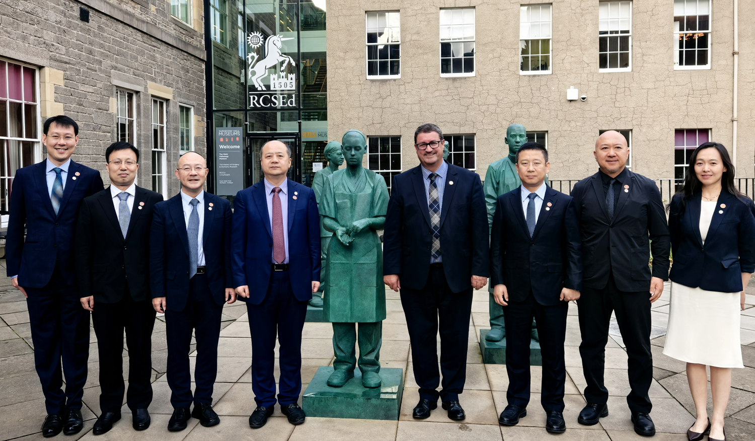 兰州大学副校长、第一医院院长李汛率团访问英国爱丁堡皇家外科医学院